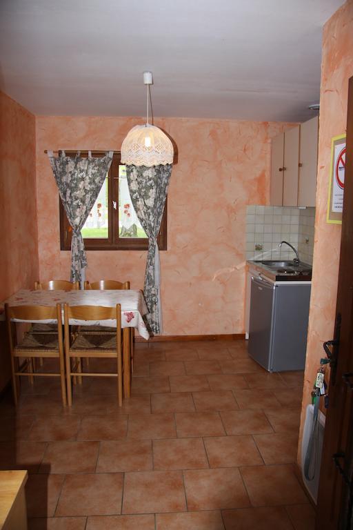 Camping De La Pelouse Jaulny Екстериор снимка
